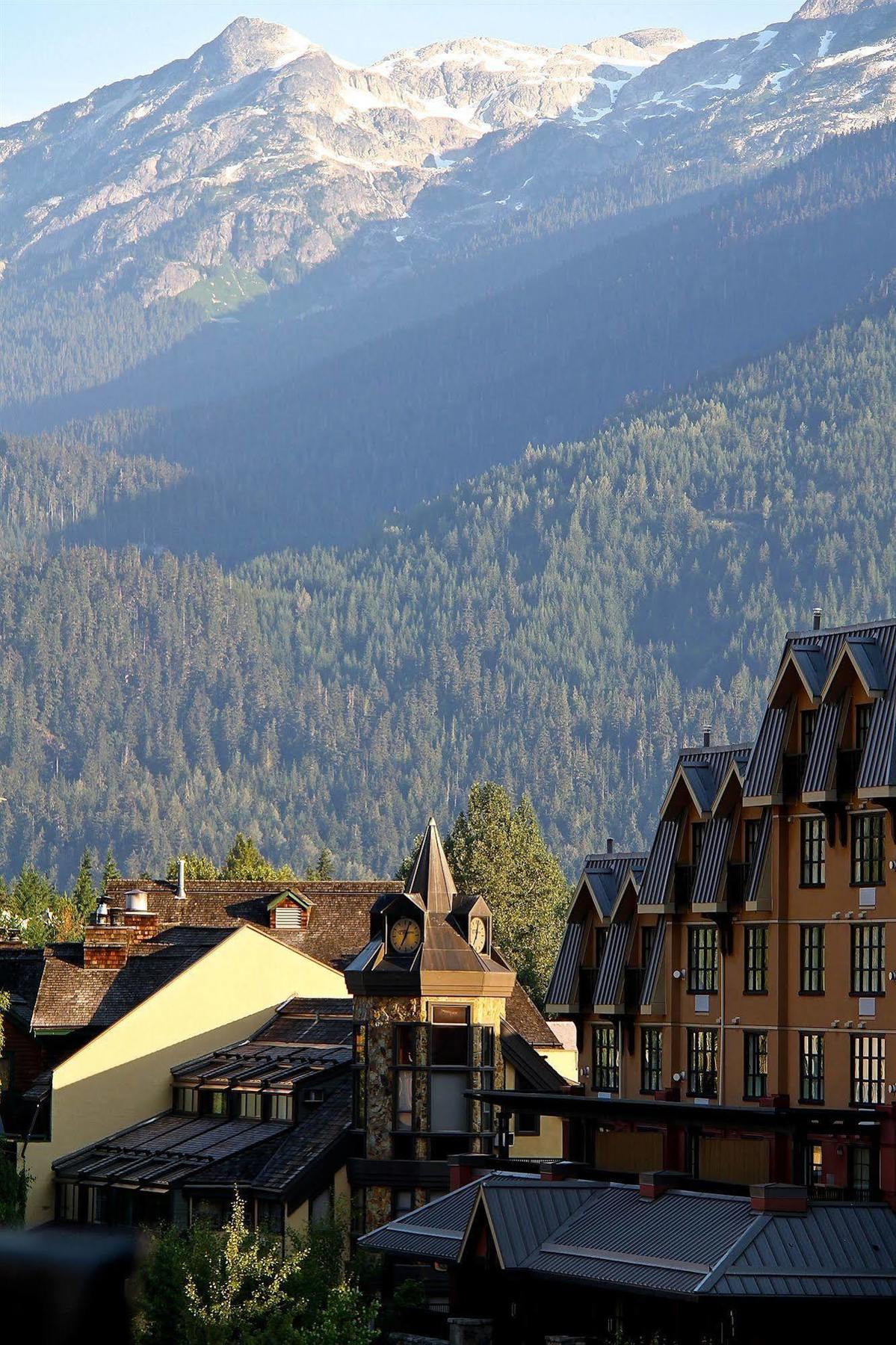 Clock Tower Resort ウィスラー エクステリア 写真